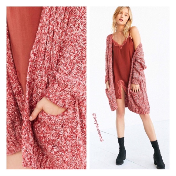 Urban Outfitters Hannah Red Cable Cardigan - Picture 4 of 4