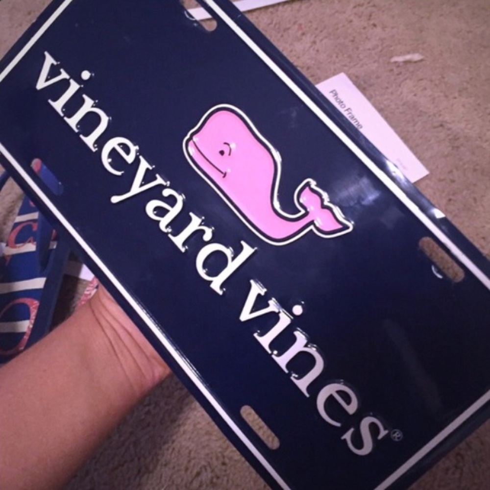 VINEYARD VINES PLATE