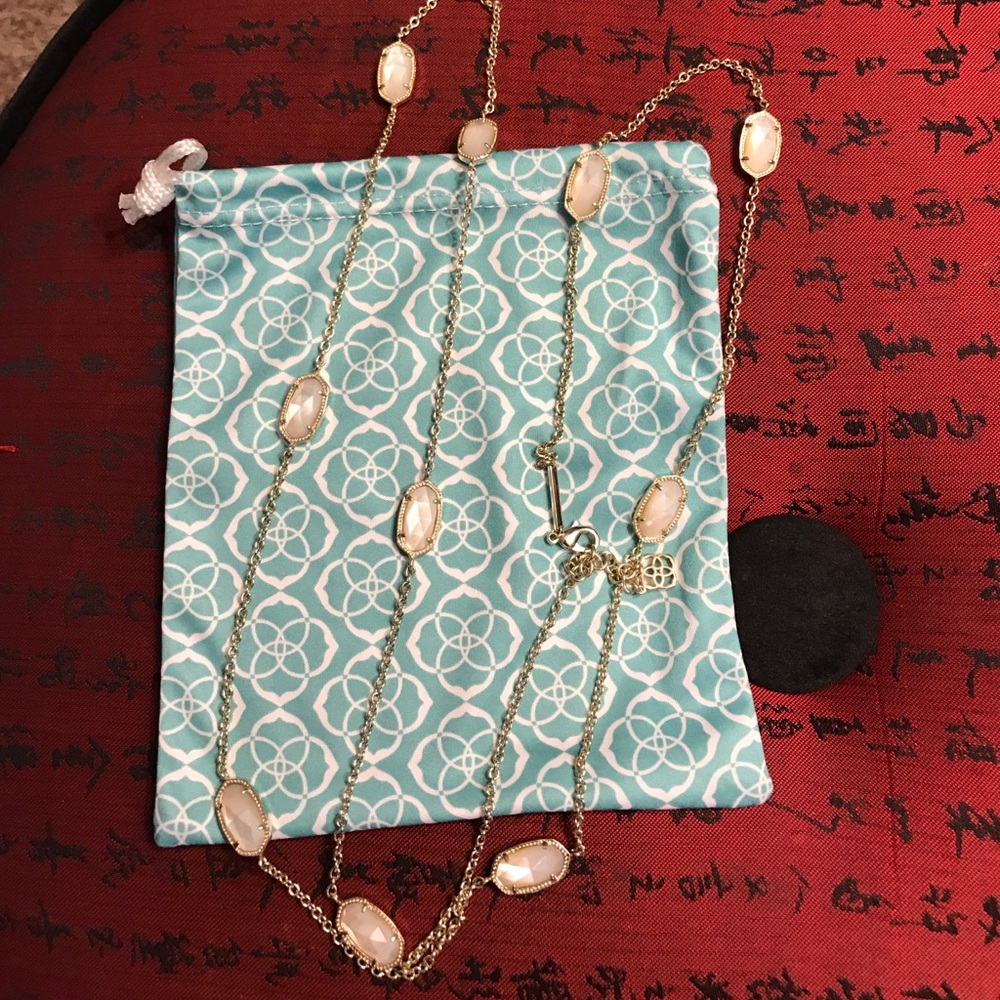 Authentic Kendra Scott necklace in white pearl