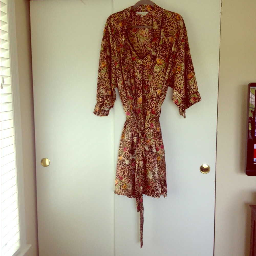 Avenue Satin Chemise and Robe, size 22w/24w.
