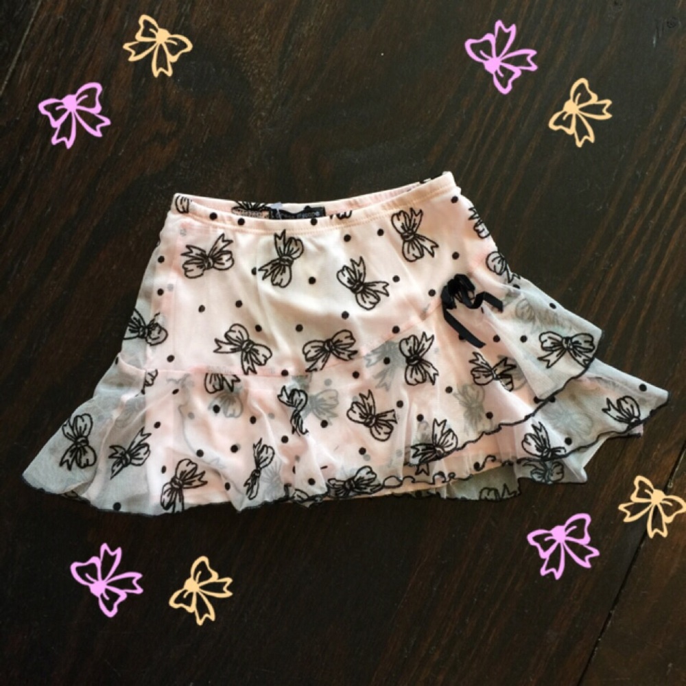 Great Escape pink skirt with bows. NWT