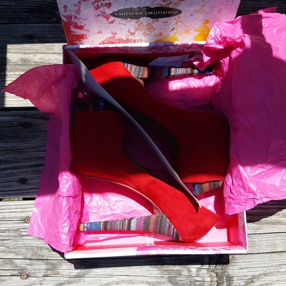 Red Suede w/ woven heel detail. - Picture 3 of 7