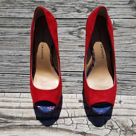 Red Suede w/ woven heel detail. - Picture 6 of 7