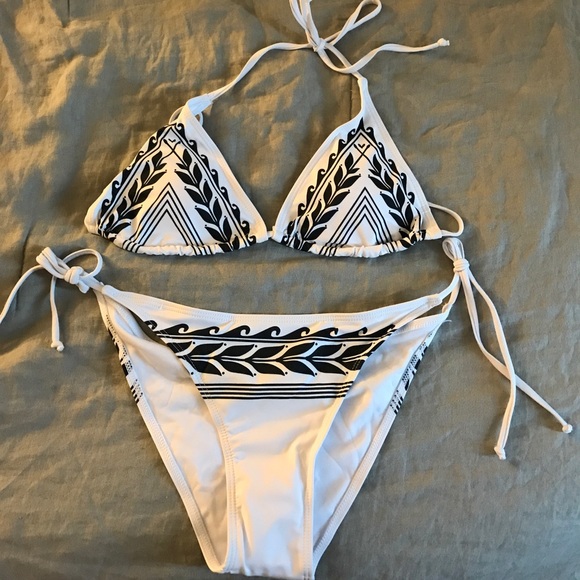 Brand new white design bikini! - Picture 1 of 3