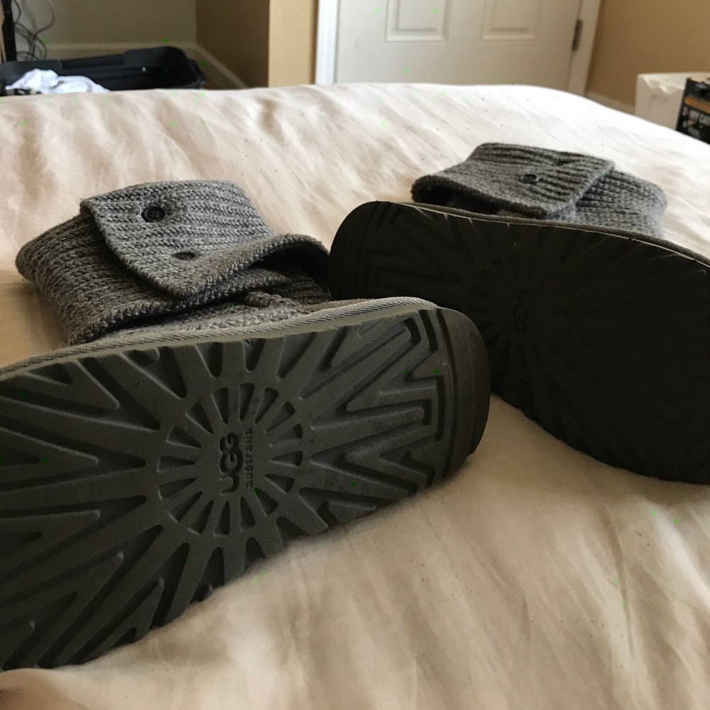 UGGS - Picture 2 of 2