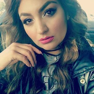 Meet your Posher, Carolina