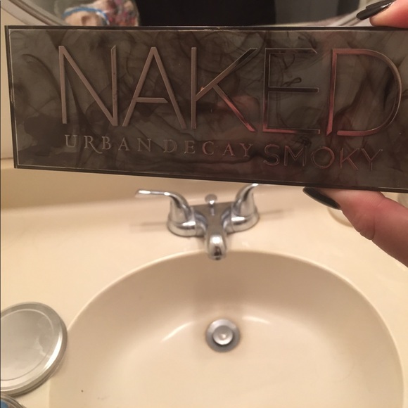 Urban decay smoky naked pallet - Picture 2 of 3