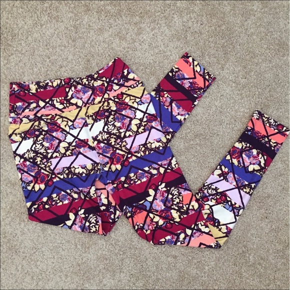 New never worn or tried on LuLaRoe OS leggings - Picture 1 of 2