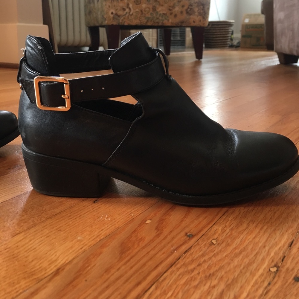 Topshop black ankle bootie