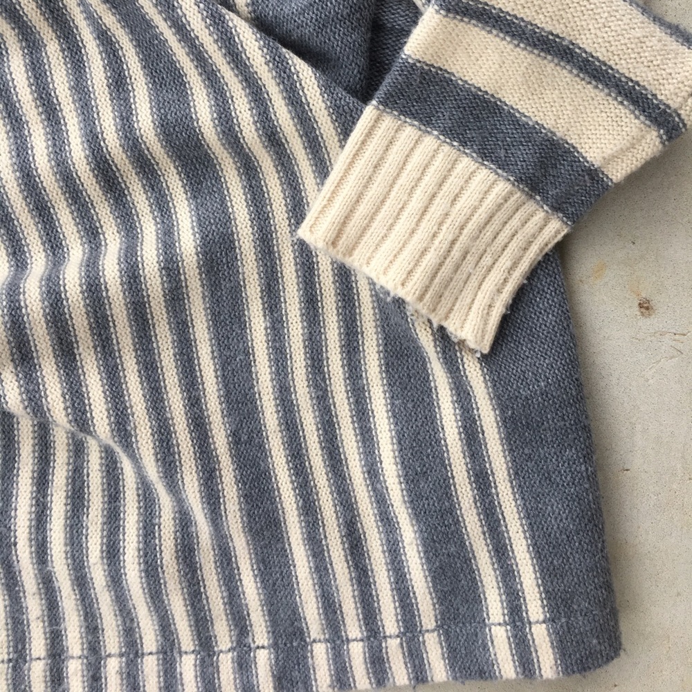 Charming Charlie Chunky Knit Sweater - Picture 4 of 4