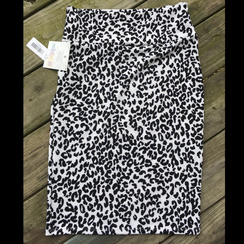LuLaRoe Cassie skirt, NWT size S