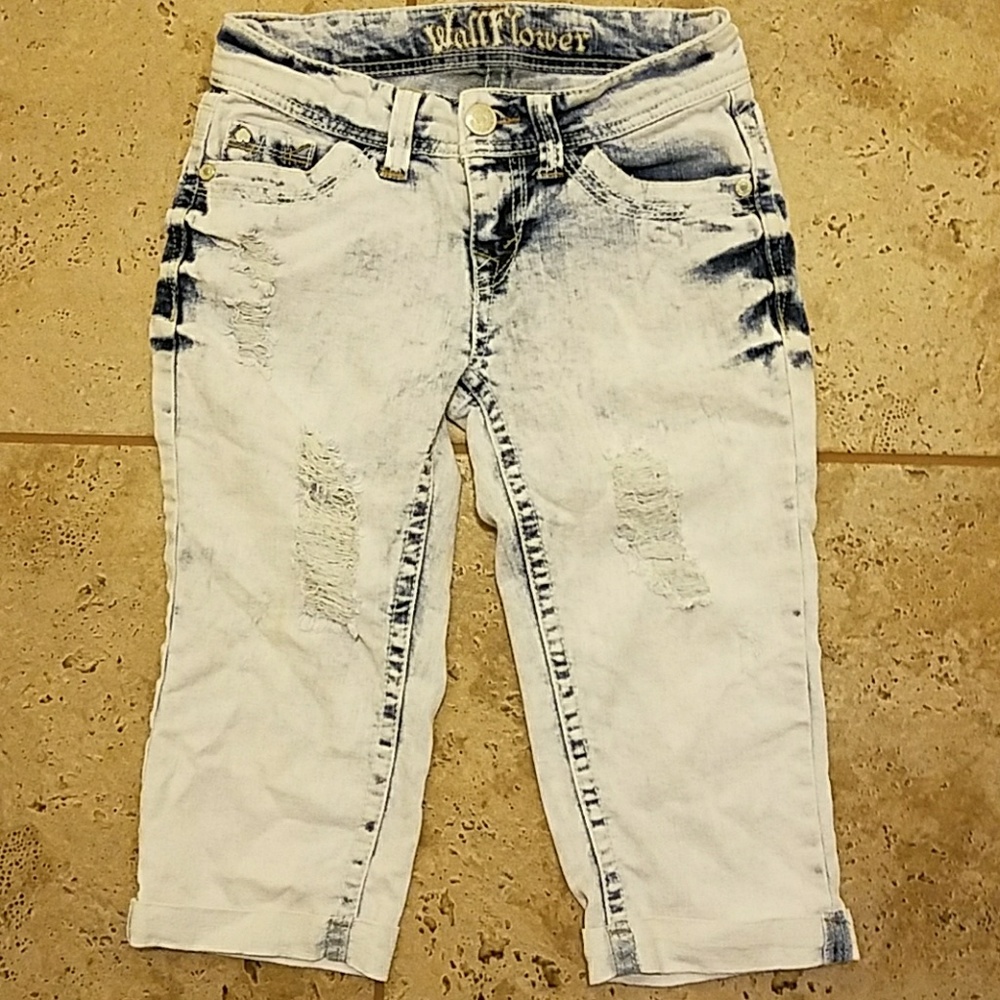 Juniors size 0 WALLFLOWER jean capris