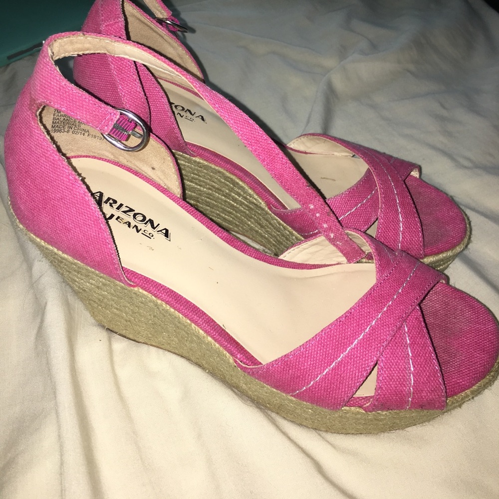 Pink wedges