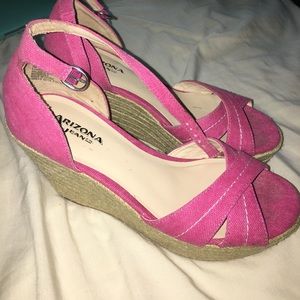 Pink wedges