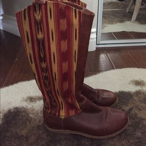 Reef tribal print boots