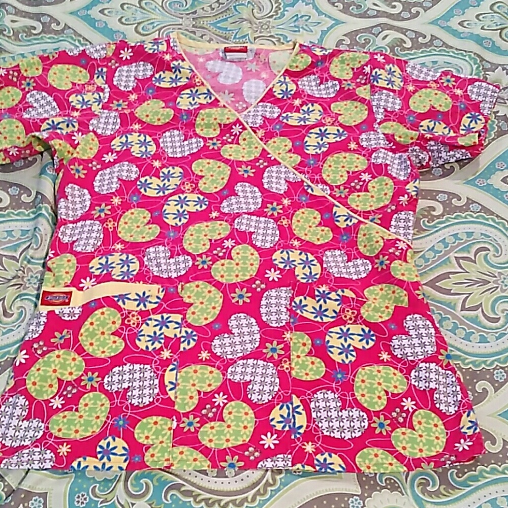 Printed scrub top