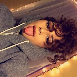 Meet your Posher, Jossmery