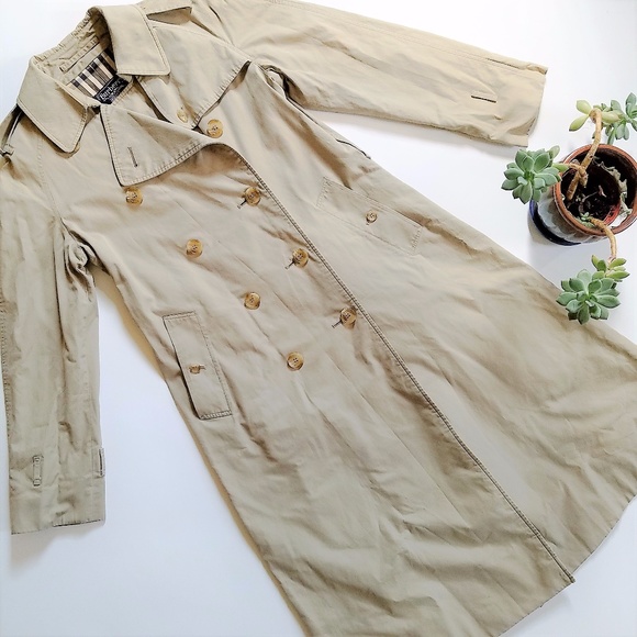 Burberry Jackets & Blazers - Classic Burberry London long trench coat novacheck