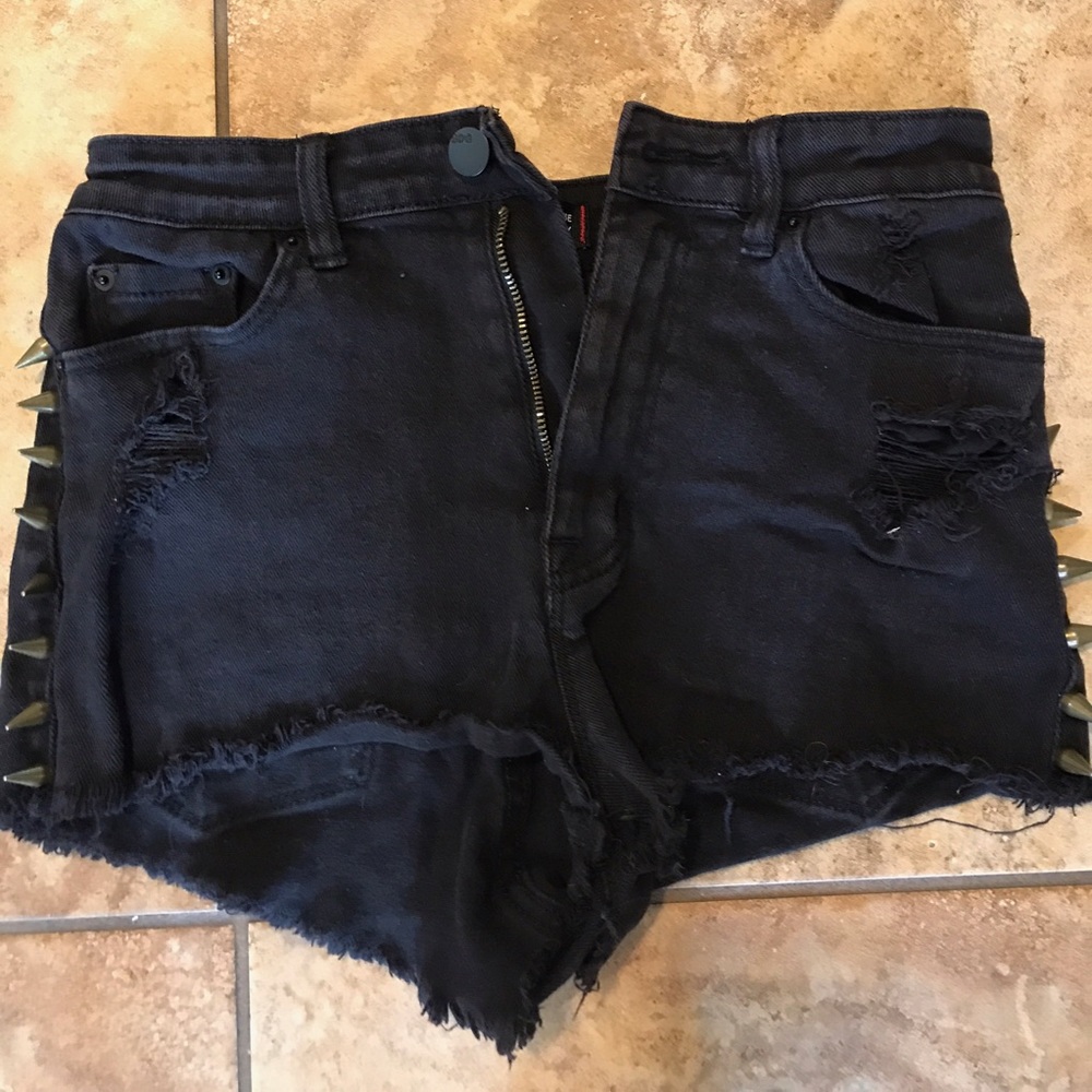 Urban Outfitters - BDG spiked black shorts