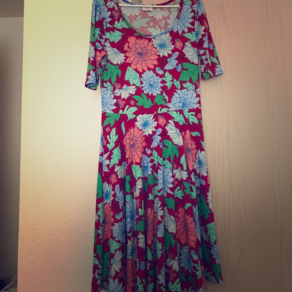 LulaRoe Nicole dress. New no tags.