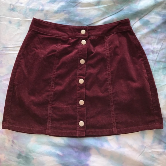 Brandy Melville Dresses & Skirts - brandy melville burgundy button up skirt