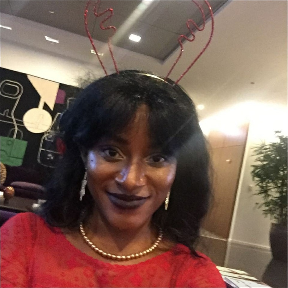 Hey, I'm Jordan, owner of Cosmic Island Vintage 👽