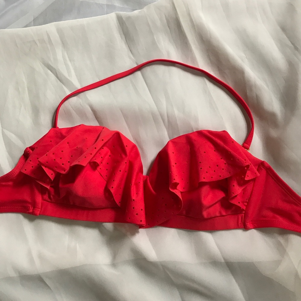 Xhilaration fun Flowy red underwire swim bandeau
