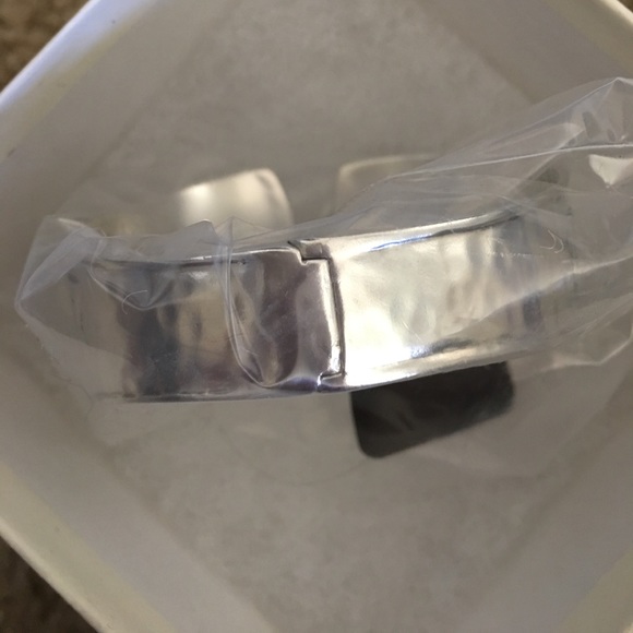 Silpada designs willow hing cuff bracelet - Picture 5 of 6