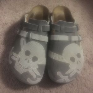 Birki's Camden Skull Clogs