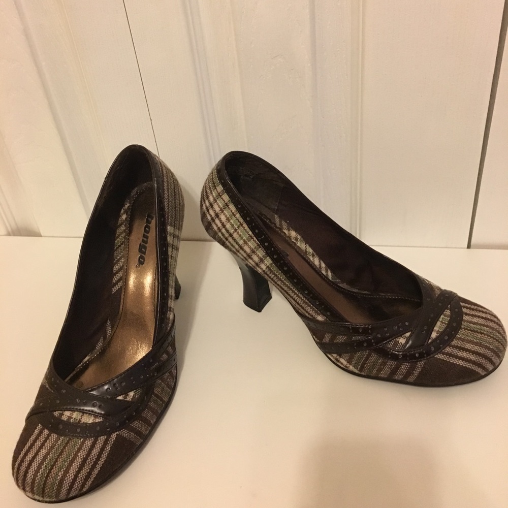 Closed toe business casual Bongo heels