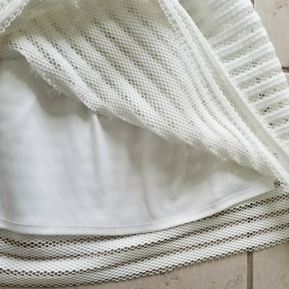 Pleated white skirt - Picture 5 of 8