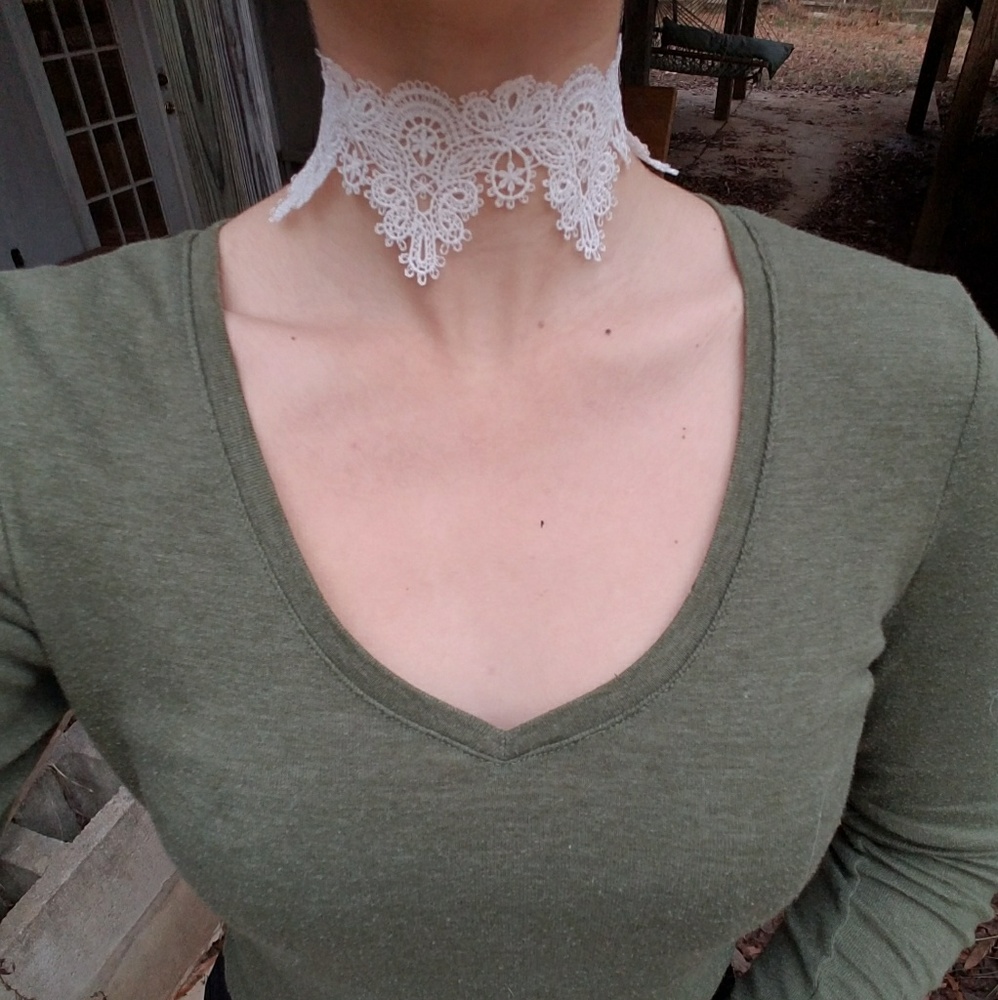 White lace choker