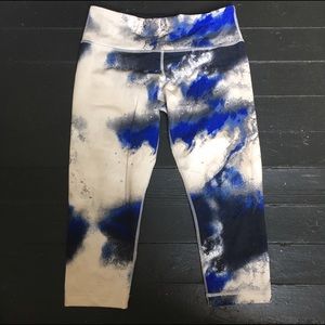 Lululemon patterned yoga leggings