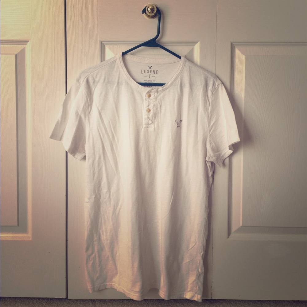 American Eagle Large White Henley Tee