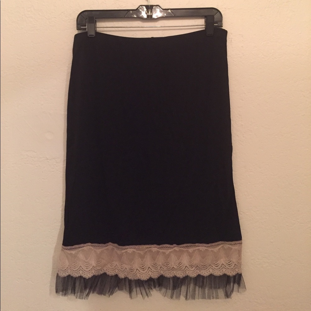 Laundry skirt with lace and tulle detail