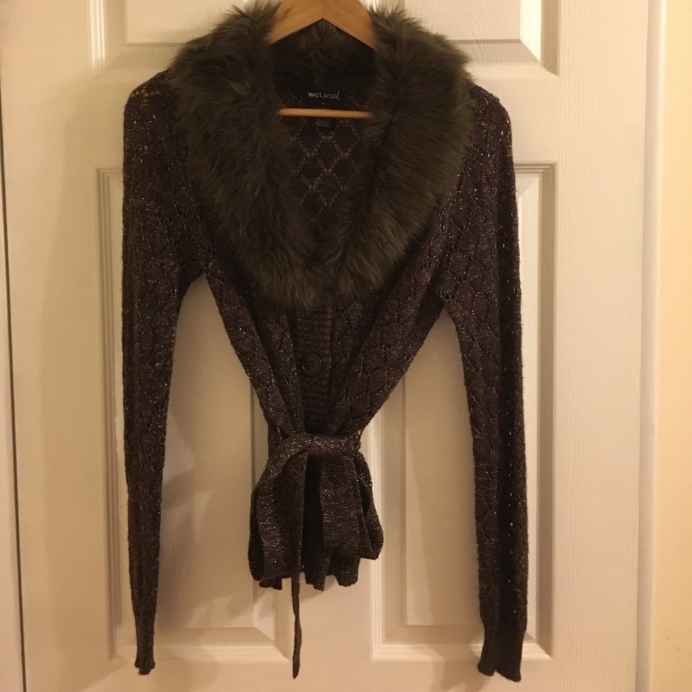 Sweater jacket with fur collar