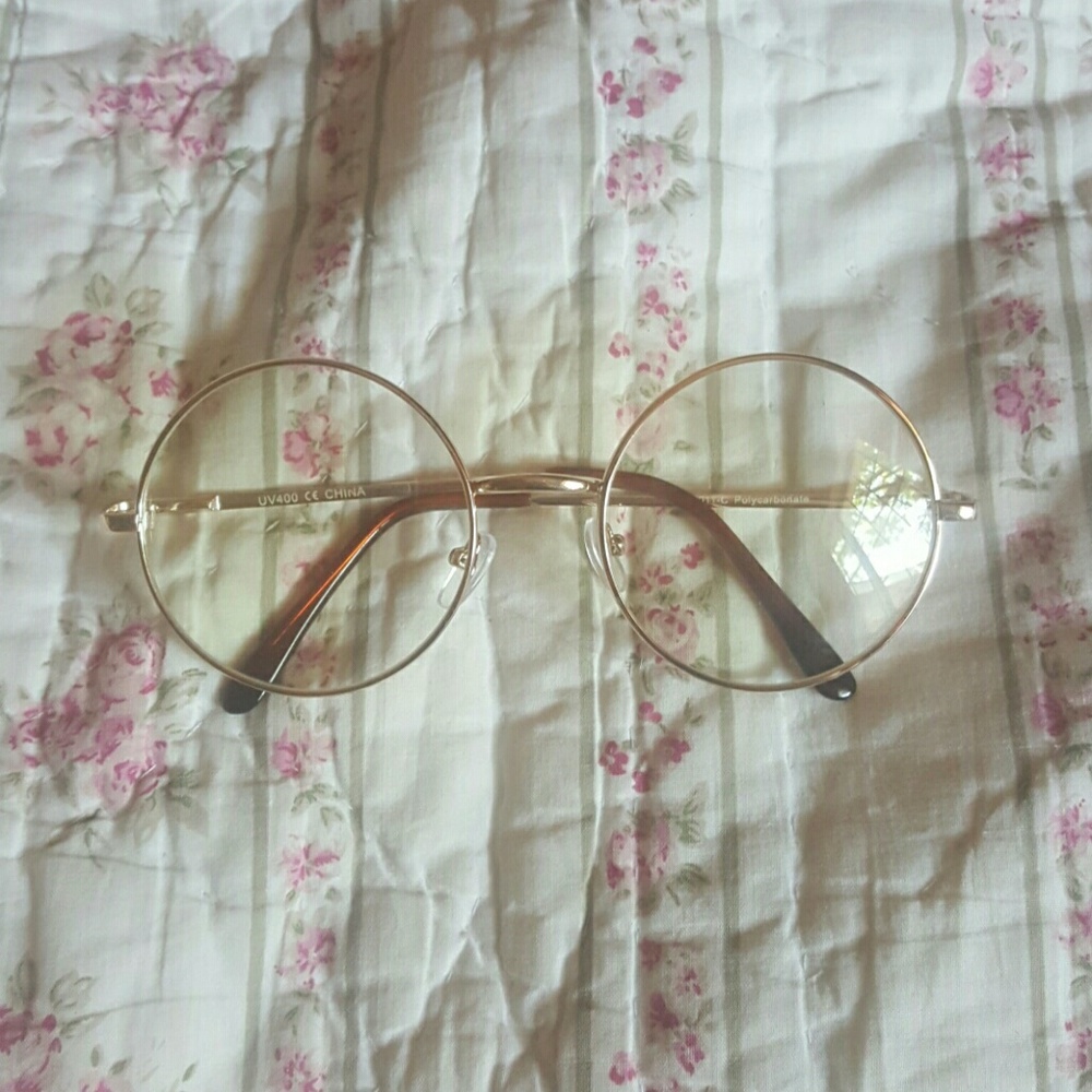 Trendy circle frame glasses