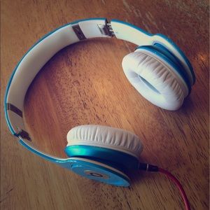 Beats Solo HD (drenched) in color blue