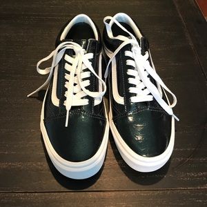 **NWOT** RARE!! navy blue Patent Leather VANS