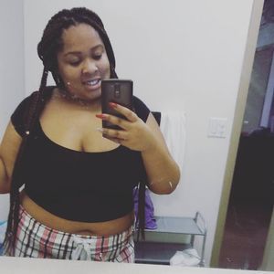 Meet your Posher, Mona