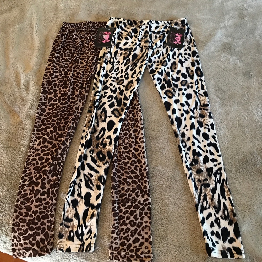 💜 HP 💜 NWT 2 for 1 Animal print softest legging S/M