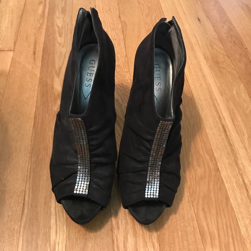 Guess shoes‼️