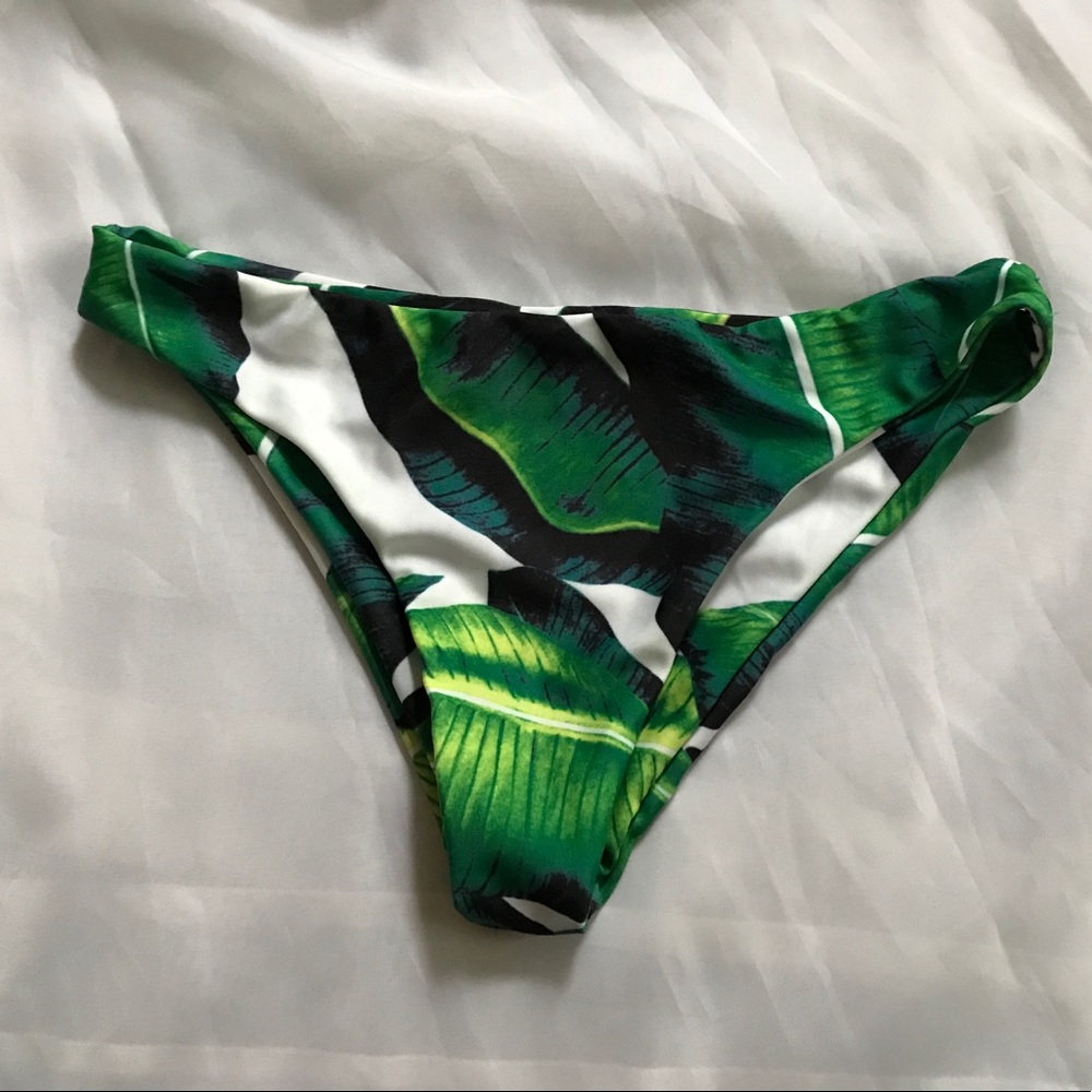 Green leaf floral never worn bikini bottoms