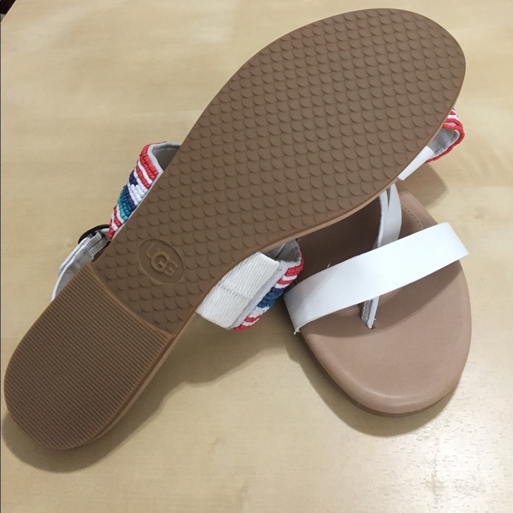 Ugg Sandal Size 9,5 - Picture 2 of 4