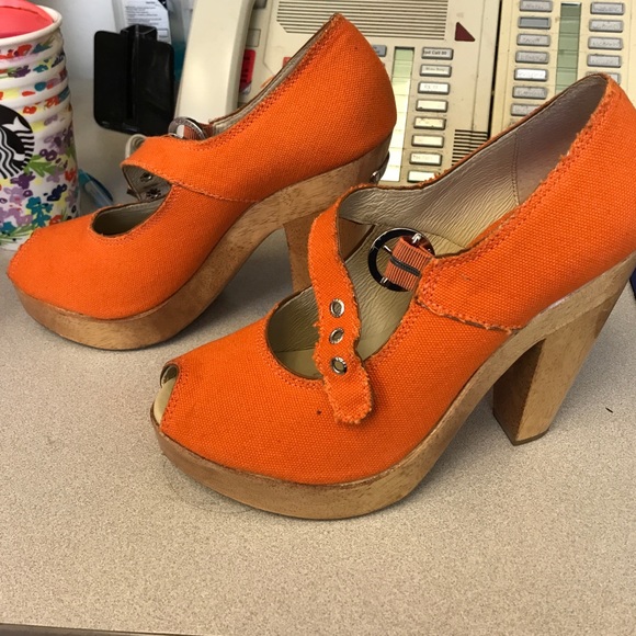 Michael kors heels - Picture 2 of 3