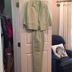 Talbots Silk Pastel Green PantSuit size 2-4