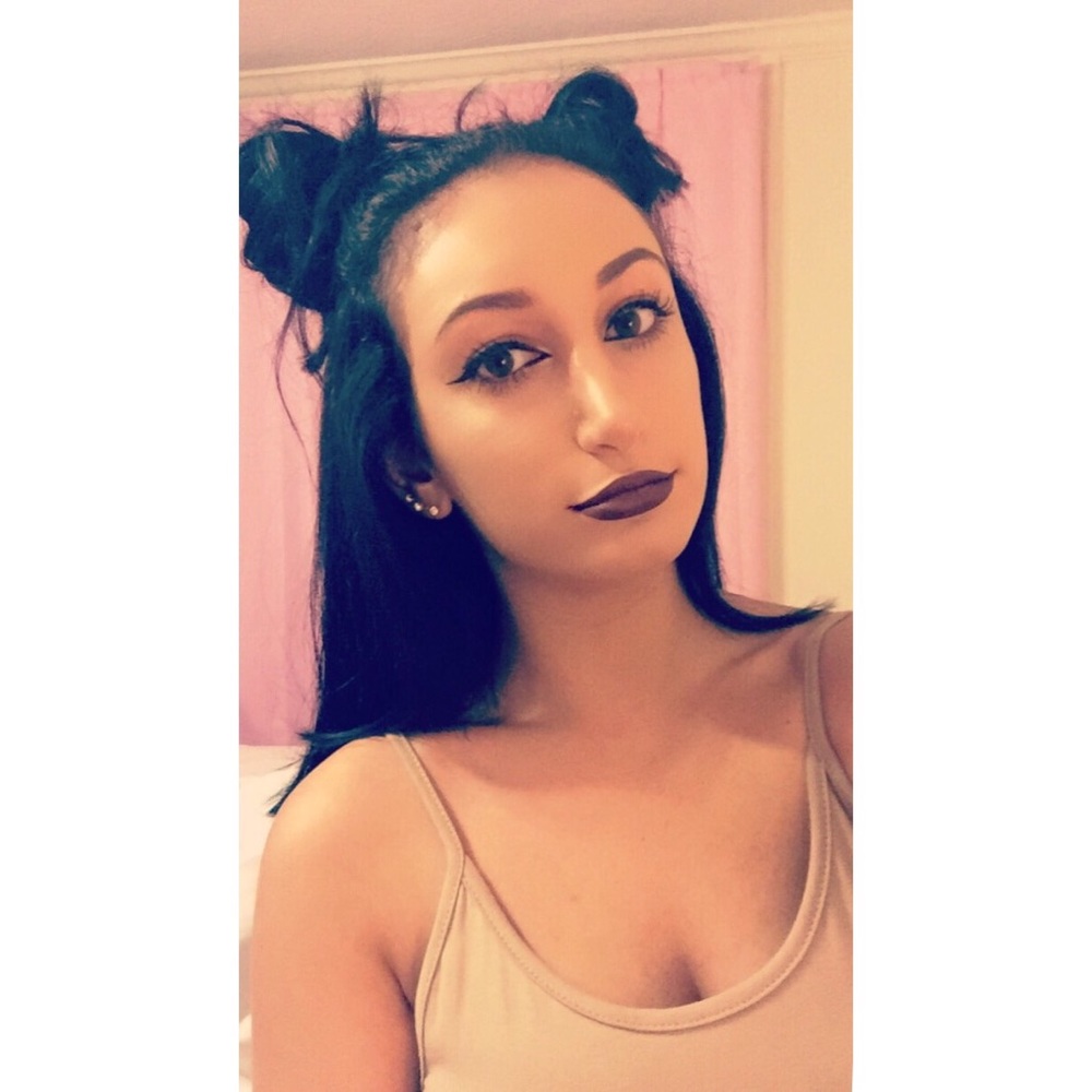 Meet your Posher, Ari