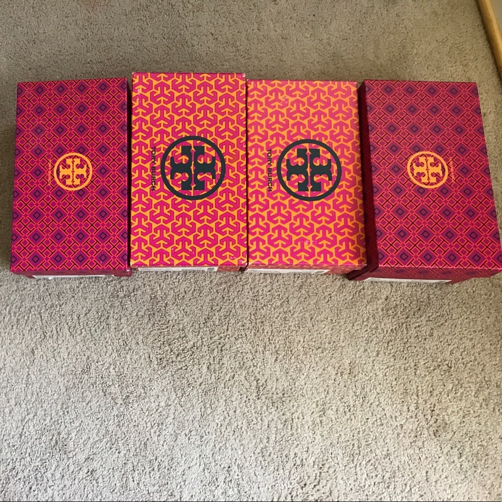 Shoes boxes