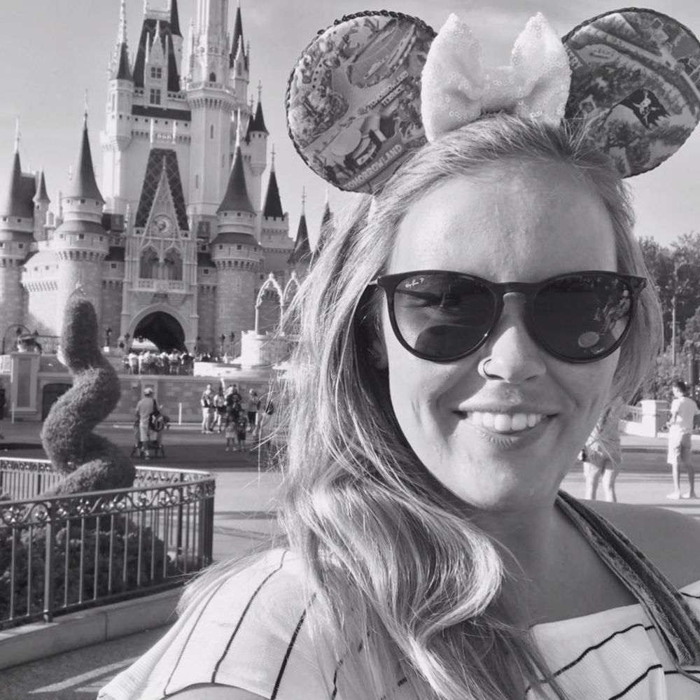 Meet your Posher, Adrianne