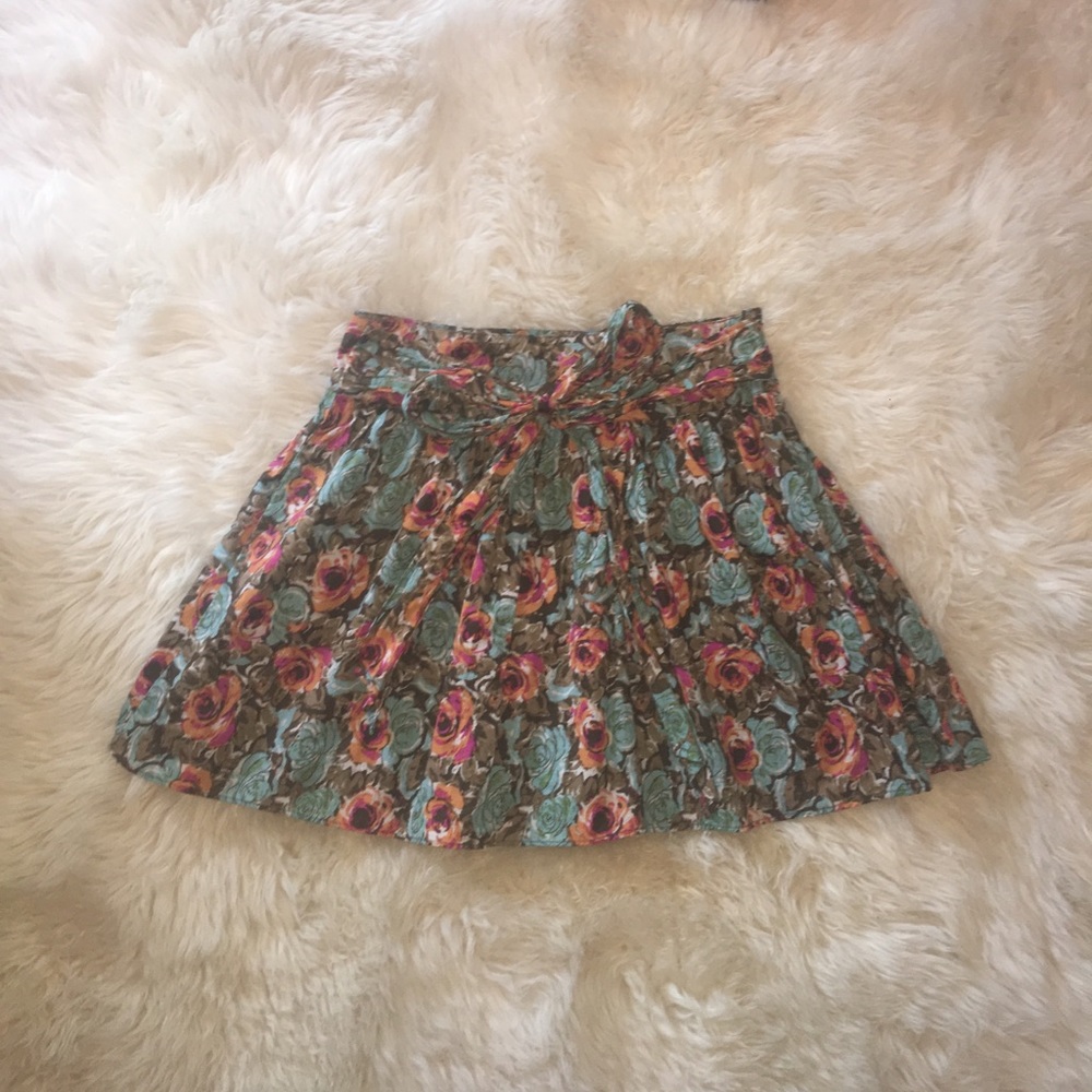 Floral circle skirt with tie